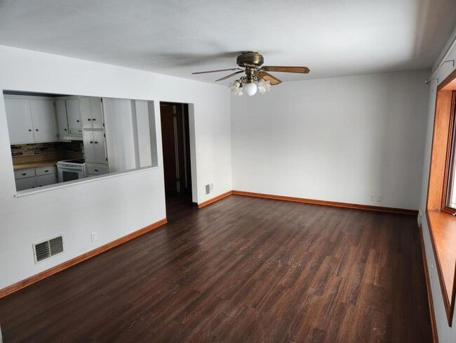 Building Photo - 1716 Menasha Ave