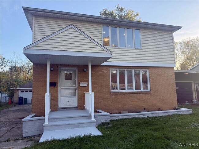 Primary Photo - 116 Nicholson St