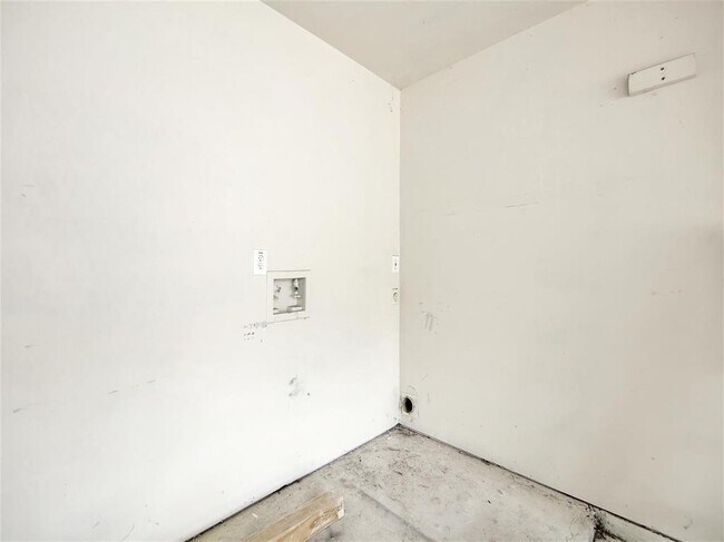 Building Photo - 23346 Balthasar St