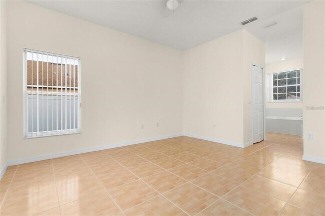 Building Photo - 411 Tamarind Parke Ln