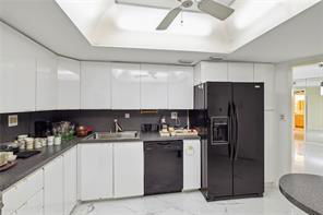 Building Photo - 3174 S Ocean Dr