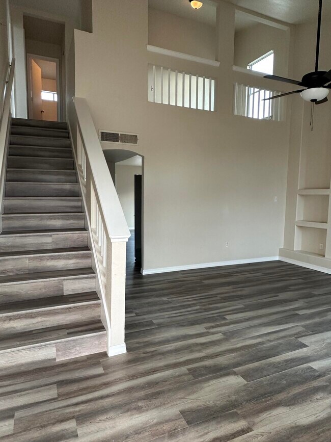 Building Photo - 760 Desert Ash Dr