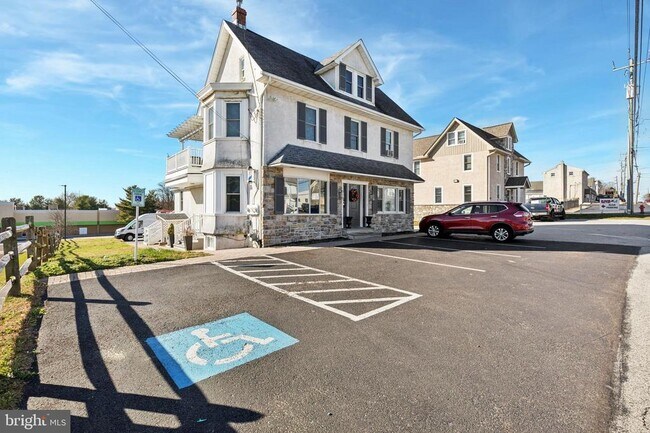 Building Photo - 3232 Ridge Pike
