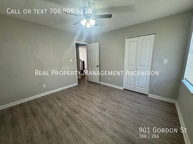 Building Photo - 901 Gordon St