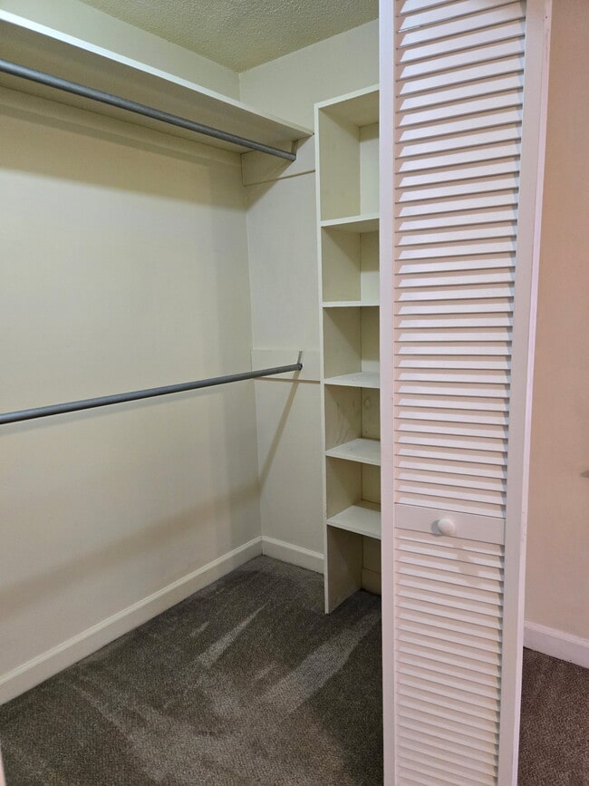 Building Photo - 9 Brookspring Cir