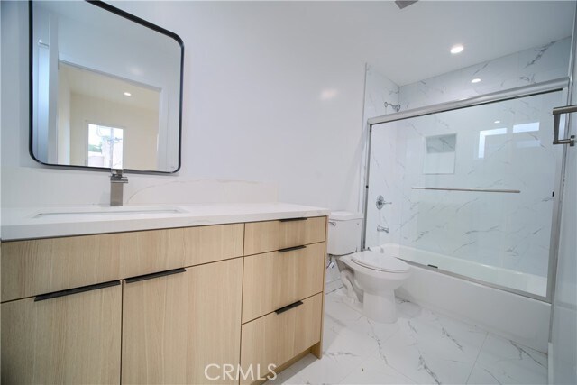 Building Photo - 259 S Ave 54