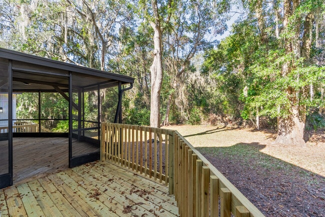 Building Photo - Stunning Renovated 3BD/2BA Home for Rent o...