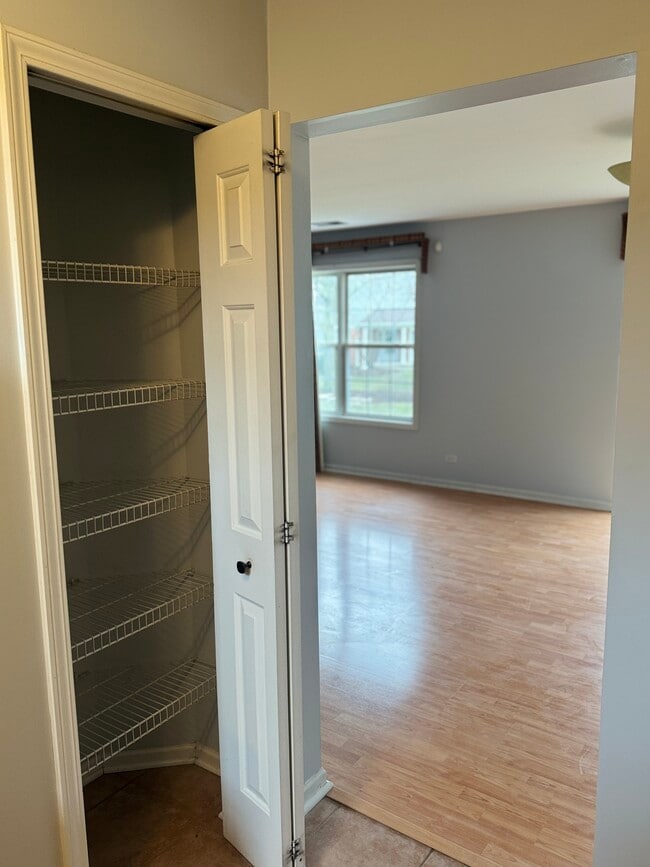 Building Photo - 1397 Ashbury Ln E