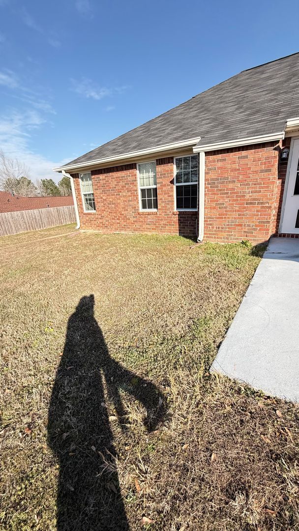 Building Photo - 1500 Cedar Hill Trail