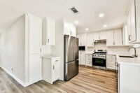 Building Photo - 515 Bellmar Ln