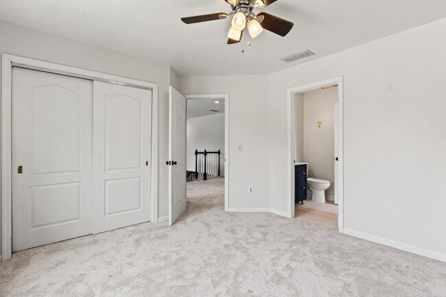 Building Photo - 800 Palomino Ln