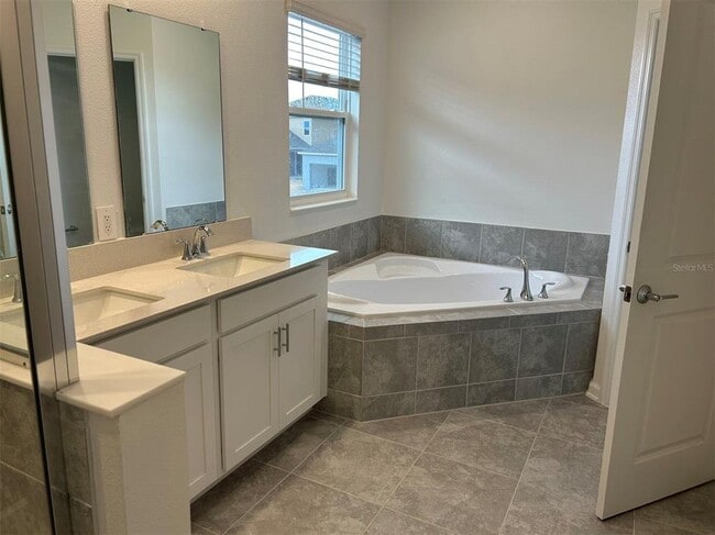 Building Photo - 6283 Blissful St