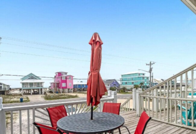 Building Photo - 1412 W Beach Blvd