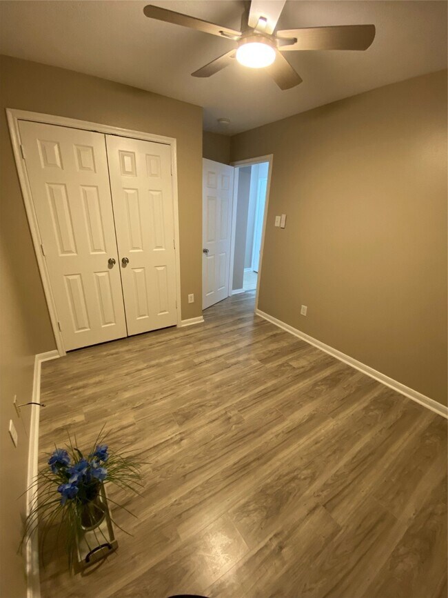 Building Photo - 8825 E Buffalo Cir