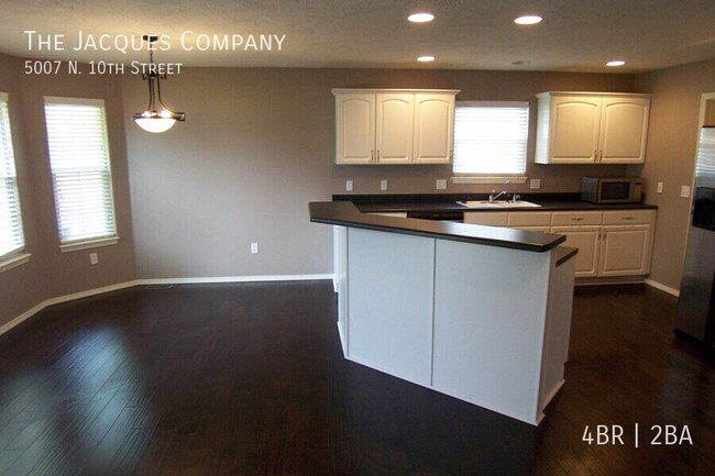 Building Photo - 4 Bedroom 2 Bath in Turnberry Estates, Nor...