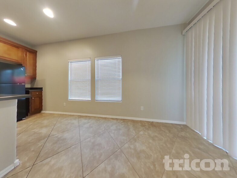 Building Photo - 4912 N 109th Ave