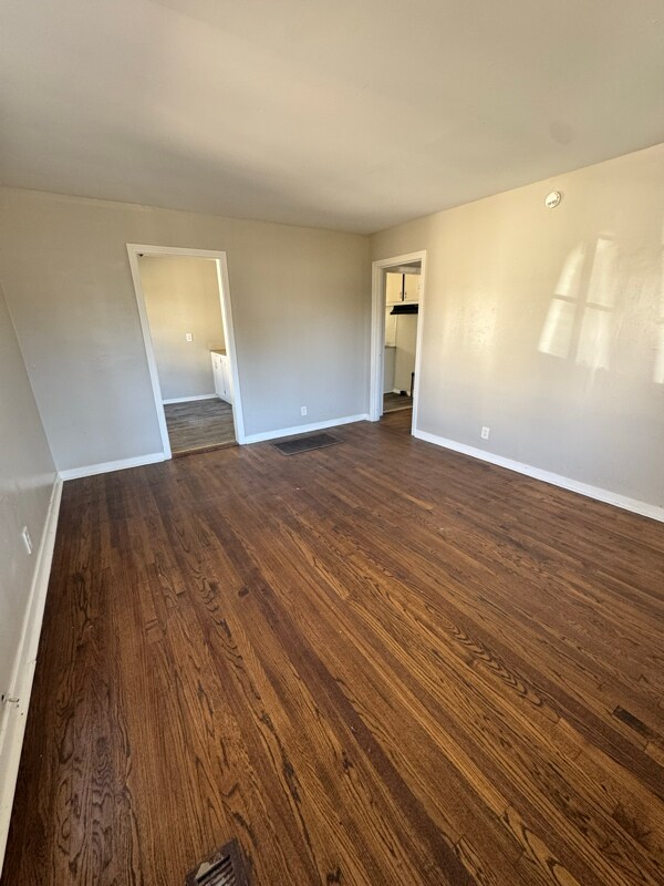 Building Photo - 1021 14th Pl SW