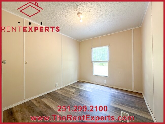 Building Photo - 6360 Mauvilla Dr W