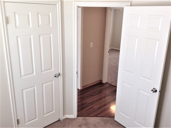 Building Photo - 929 Canfield Dr