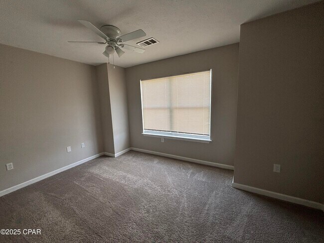 Building Photo - 754 Sherman Ave