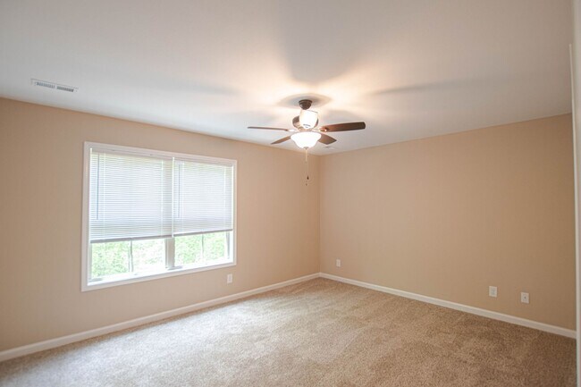 Building Photo - 222 Smithson Ln