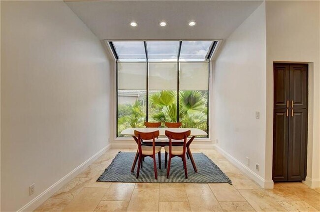 Building Photo - 2700 NW 49th St
