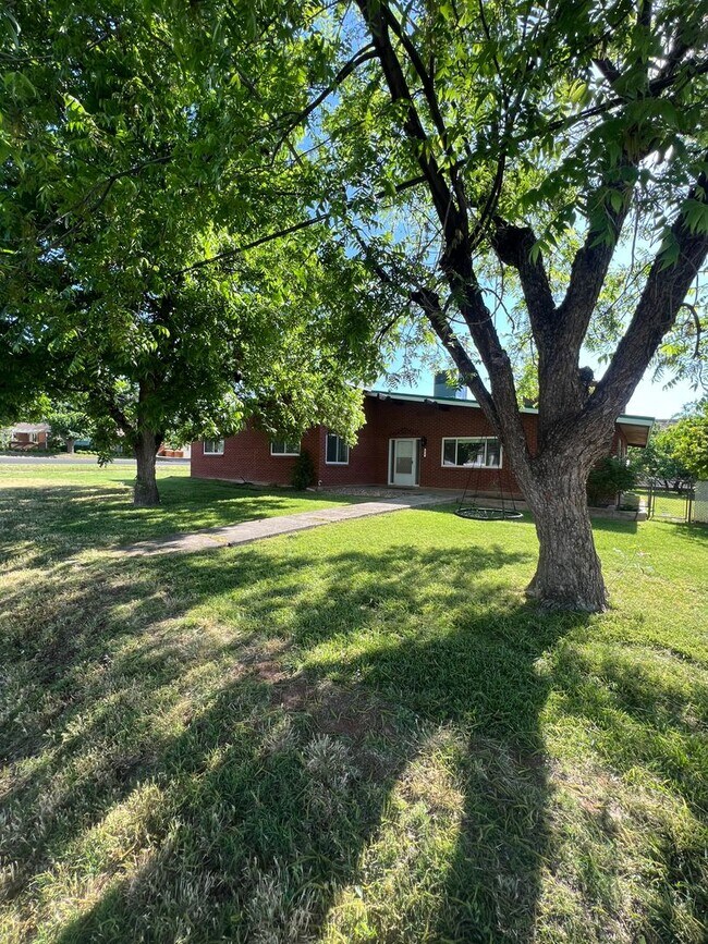 Building Photo - 419 S 100 E
