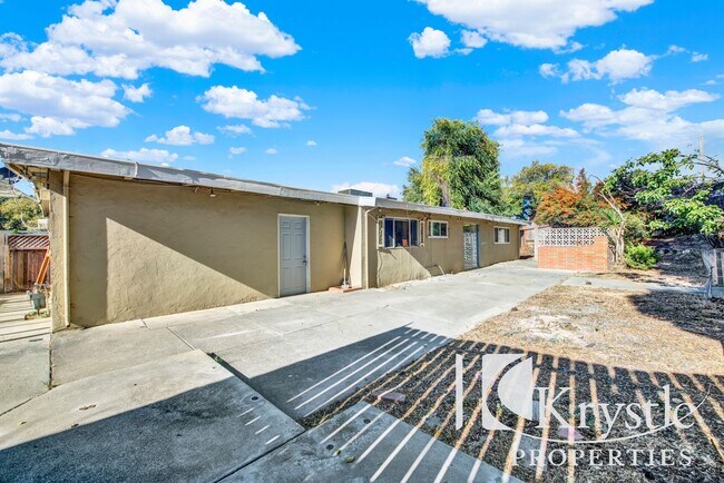 Building Photo - Updated Vallejo Home with Large Yard and 2-Car Garage