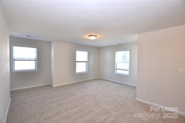 Building Photo - 8007 Oakmere Rd