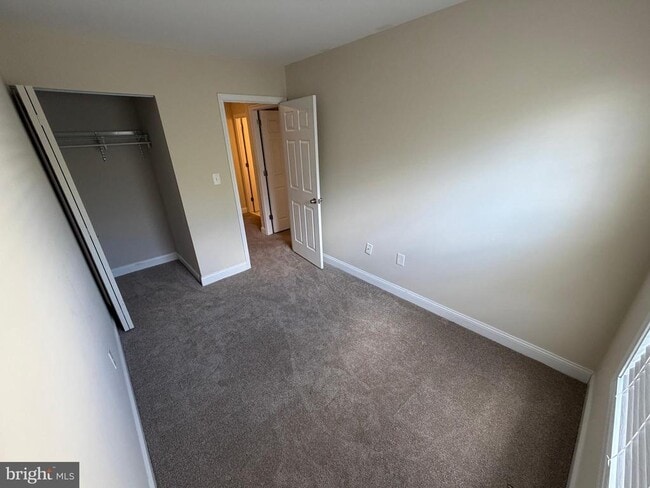 Building Photo - 534 Lancaster Pl