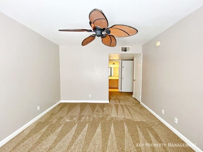 Building Photo - 3061 Key Largo Dr