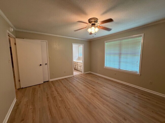 Building Photo - 4 bed/3 bath house in Tupelo