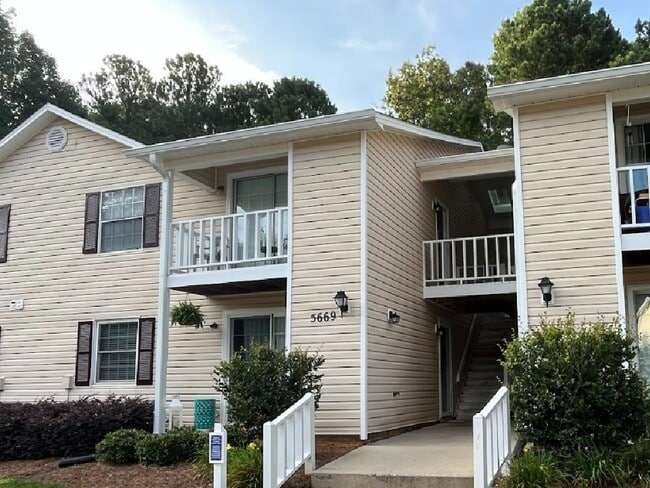 Building Photo - 5669 Hornaday Rd