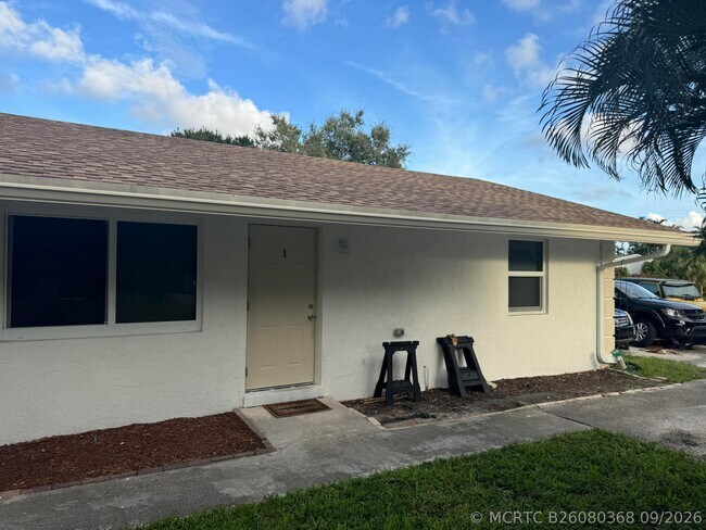 Building Photo - 4683 Hairland Dr