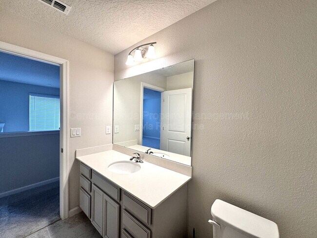 Building Photo - 5945 Glory Bower Dr