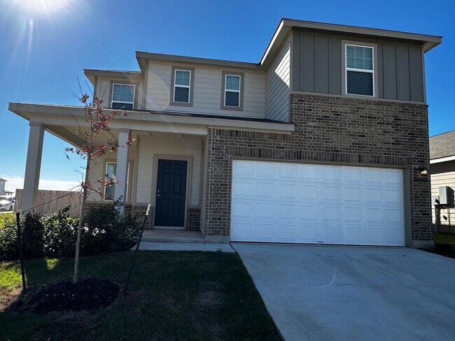 Building Photo - 14402 Woodland Holw