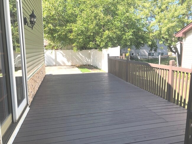 Building Photo - 3890 Windjammer Ln