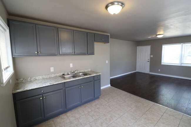 Building Photo - 4 Bedroom Ranch w/ Garage