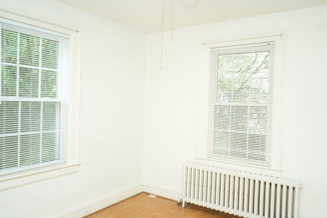 Building Photo - 2205 Stadium Rd
