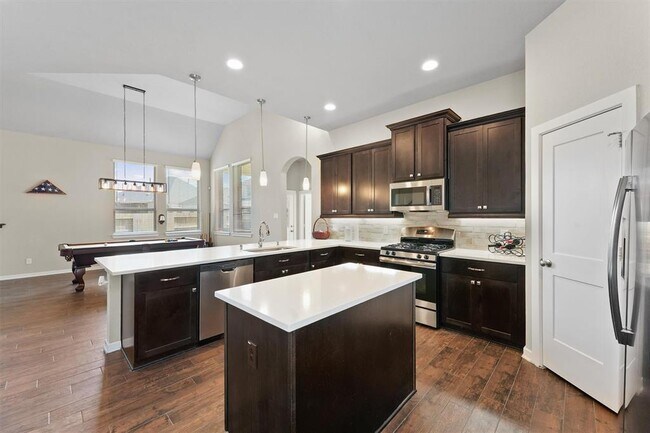 Building Photo - 17040 Shy Leaf Ct