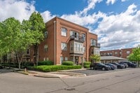 Building Photo - 936 Quality Pl