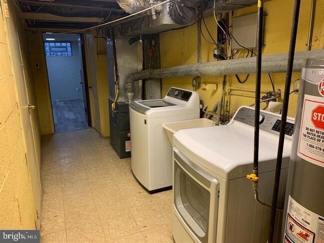 Building Photo - 206 E Walnut Park Dr