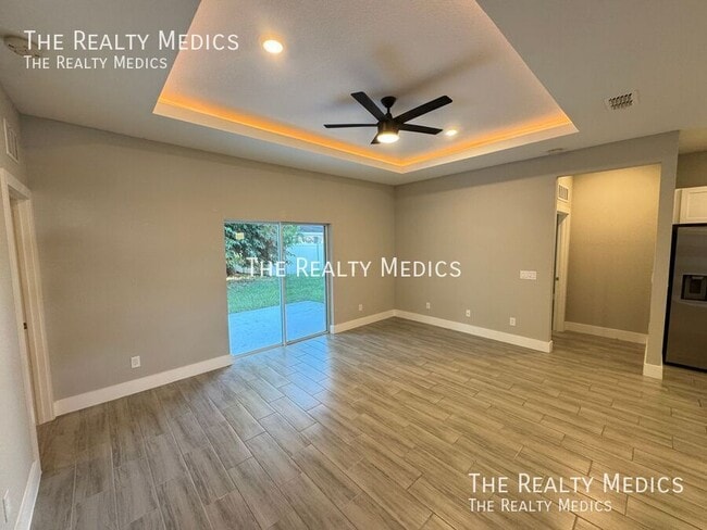 Building Photo - 304 Big Sioux Ln