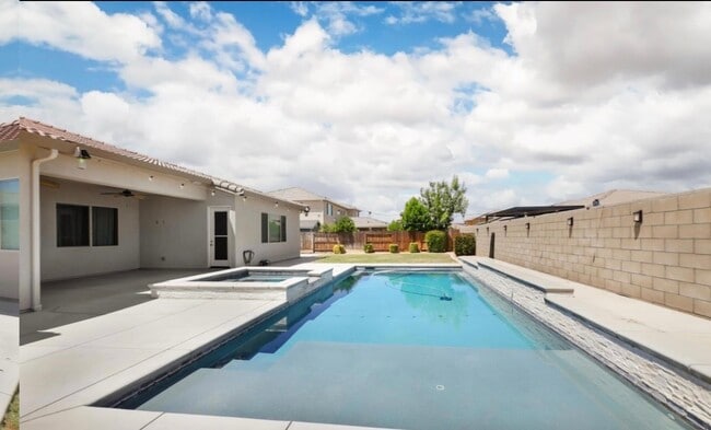 Building Photo - 9200 Rancho Viejo Dr
