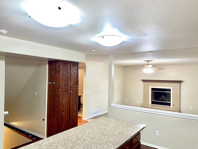 Building Photo - FANTASTIC 4 BEDROOM IN FAIRFAX