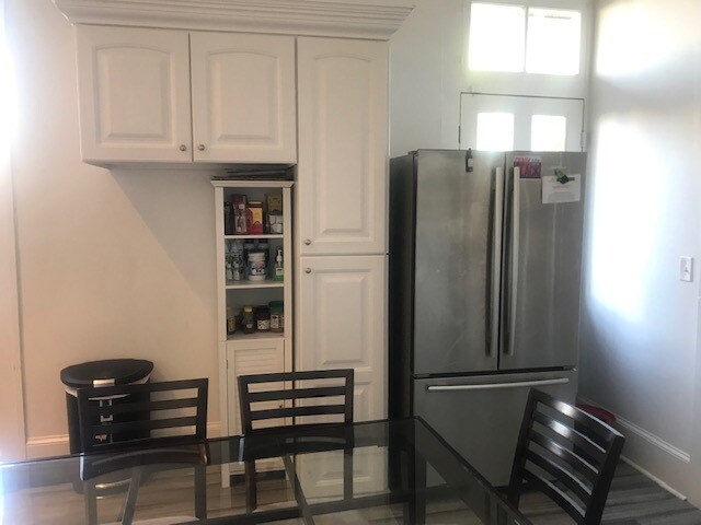 Building Photo - 5221 Magazine St