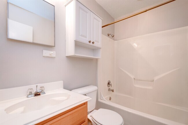 Building Photo - 12654 Pine Bush Dr