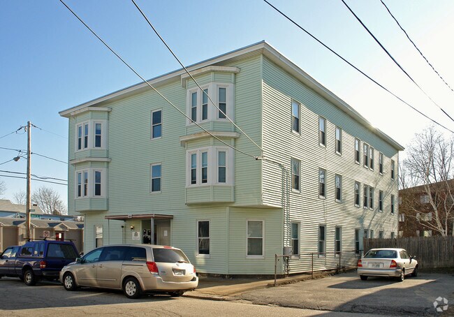 Primary Photo - 321-323 Belmont St