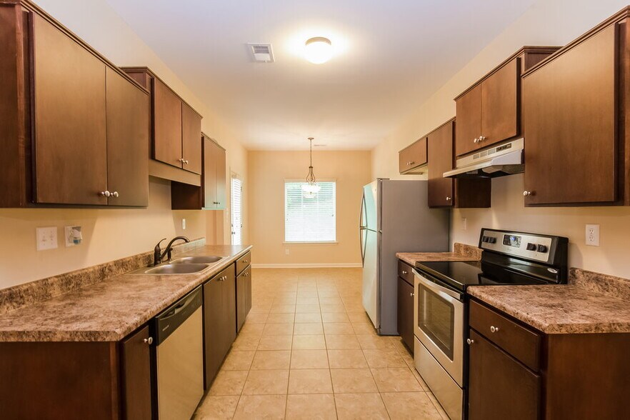 Building Photo - 6156 Trail Creek Ln