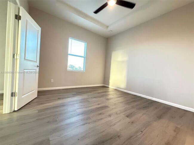 Building Photo - 1025 Jupiter Lp